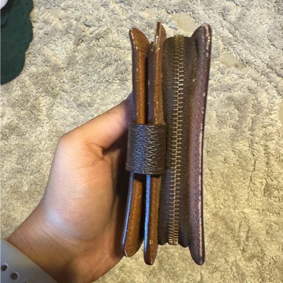 Vintage Louis Vuitton Zip Around Wallet With Snap - Picture 8 of 9